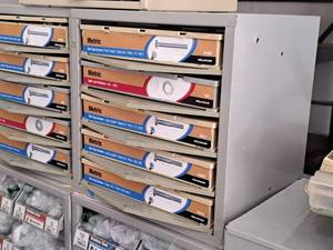 lot 60 image: Lot of (1) Hillman MetalPlastic Parts Organizer Storage Cabinet 5-bin with Metric Hex Cap Screws, Split Lock Washers