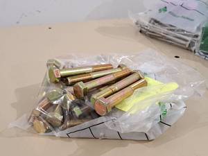 lot 134 image: Lot of (32) Hillman Cap Screws 716x3  Hex Head #220911