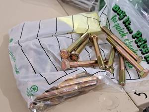 lot 138 image: Lot of (45) Hillman Cap Screws 516x3  Hex Head #220596