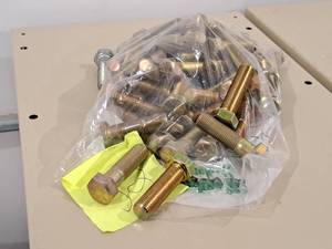 lot 197 image: Lot of (25) Hillman Cap Screws 916x2  Hex Head #220697