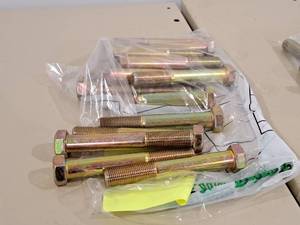 lot 207 image: Lot of (15) Hillman Cap Screws 916x4  Hex Head #220711