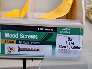 lot 332 image: Lot of (200) Hillman Brass Wood Screws 8x1-14  Flat Head  Phillips Drive #H385704