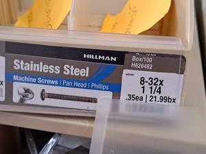 lot 505 image: Lot of (100) Hillman Stainless Steel Machine Screws 8-32x1-14  Flat Head  Phillips Drive #H828482