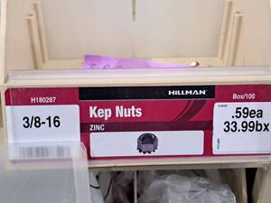 lot 569 image: Lot of (200) Hillman 38-16 Zinc Kep Nuts #H180287