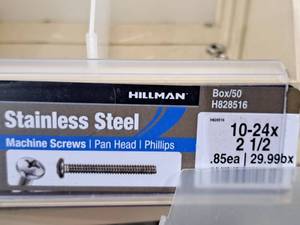 lot 617 image: Lot of (150) Hillman Stainless Steel Machine Screws 10-24x2-12  Pan Head  Phillips Drive #H828516
