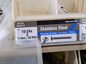 lot 620 image: Lot of (100) Hillman Stainless Steel Machine Screws 10-24x3  Pan Head  Phillips Drive #H828518