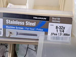 lot 640 image: Lot of (200) Hillman Stainless Steel Machine Screws 8-32x1-14  Flat Head  Phillips Drive #H825482