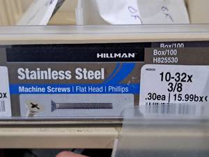 lot 668 image: Lot of (300) Hillman Stainless Steel Machine Screws 10-32x38  Flat Head  Phillips Drive #H825530