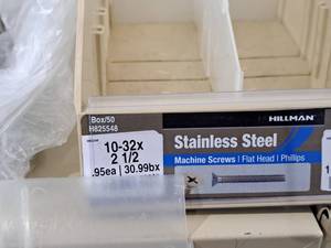 lot 718 image: Lot of (125) Hillman Stainless Steel Machine Screws 10-32x2-12  Flat Head  Phillips Drive #H825548