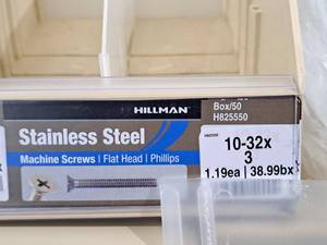 lot 720 image: Lot of (125) Hillman Stainless Steel Machine Screws 10-32x3  Flat Head  Phillips Drive #H825550