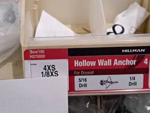 lot 994 image: Lot of (200) Hillman 4XS 18XS Hollow Wall Anchor  516 Drill  For Drywall #H370000