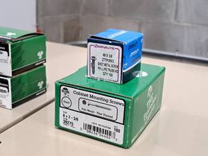 lot 1841 image: Lot of (200) Sheet Metal Screws 8x38 & Cabinet Screws 8x2-38