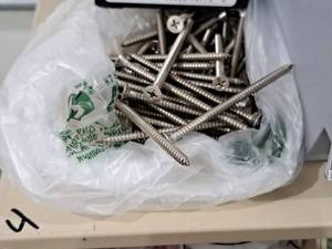 lot 1210 image: Hillman Stainless Steel Sheet Metal Screws 10x3  Flat Head  Phillips Drive #H823504