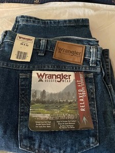 NEW 38x32 Wrangler Jeans