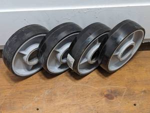lot 63 image: Set of 4 - 6 Cast Iron RollersCasters - Rubber Coating - Heavy Duty