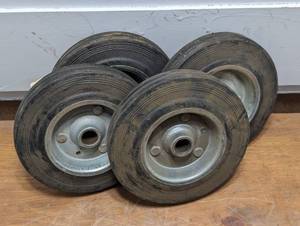 lot 173 image: Set of 4 - 15040-70 - 6 Rubber Wheel - Set of 4