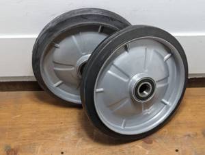 lot 172 image: Set of 2 - 10 Metal and Rubber Wheels - 1 bearing diameter - Set of 2