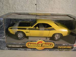ERTL  AMERICAN MUSCLE 118 SCALE DIE-CAST 1970 CHALLENGER TA COLLECTORS EDITION - GREAT PIECE - NICE - IN BOX - SEE PICTURES