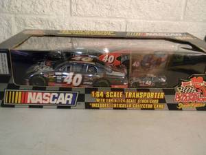 RACING CHAMPIONS 124 & 164 SCALE DIE-CAST - NASCAR SPECIAL EDITION #97301-S - 164 SCALE TRANSPORTER WITH 164 & 124 SCALE STOCK CARS - GREAT PIECE - NICE - IN BOX - SEE PICTURES