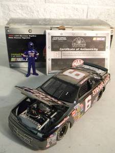TEAM CALIBER 124 SCALE DIE-CAST LIMITED EDITION 1 of 5,004 - MAC TOOLS 2001 Mark Martin #6 STROHS LIGHT WITH PEWTER FIGURE & COA - #M062349SL - GREAT PIECE - NICE - IN BOX - SEE PICTURES