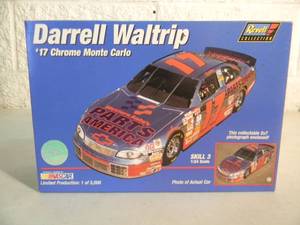REVELL COLLECTION 124 SCALE PLASTIC MODEL KIT - LIMITED EDITION 1 of 5000 - Darrell Waltrip #17 CHROME MONTE CARLO - GREAT PIECE - NICE - IN BOX - SEE PICTURES