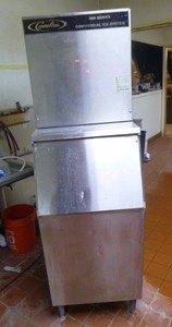 lot 1 image: Cornelius 300 Series Commercial Ice System and Bin