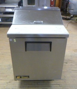 lot 7 image: True CoolerPrep Table