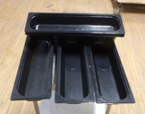 lot 30 image: 6 Long Cambro Containers