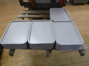 lot 60 image: 84 Plastic Trays