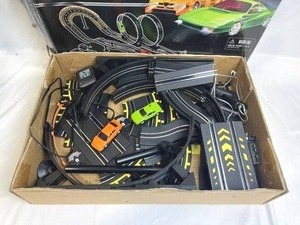 lot 44 image: 2007 Tunerz Challenge Electric Power Road Racing Set (Working)