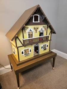 lot 100 image: Vintage Swiss Alpine Dollhouse