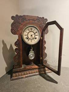 lot 49 image: Antique Eastlake Mantel Clock