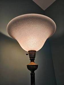lot 64 image: Contemporary Modern Frosted Torchiere Floor Lamp
