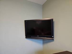 lot 164 image: Sony LCD 32 Inch Television