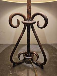 lot 77 image: Scrolled Iron Table Lamp