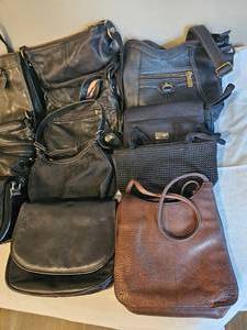 lot 271 image: Black Fashion Purses & Shoulder Bags Group B