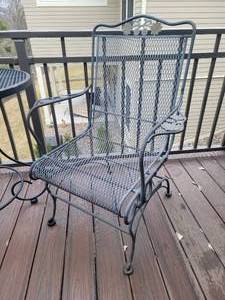 lot 111 image: Classic Black Metal Outdoor Patio Cafe Seating Set