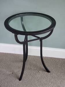 lot 183 image: Sleek Black Glass Top Round Side Table