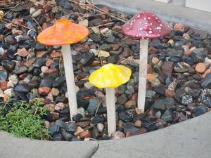 lot 82 image: Groovy Vintage Glazed Ceramic Garden Stake Sculptures (3) - Magic Mushrooms