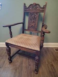 lot 177 image: Stunning Vintage Carved Accent Chair