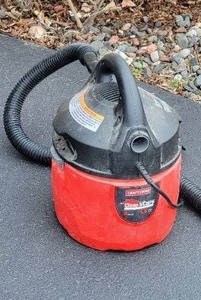 lot 310 image: Craftsman Clean N Carry 2 Gallon Shop Vacuum