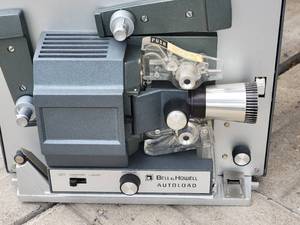lot 266 image: Vintage Slide Projector Equipment Collection - B&H Autoload - Airequipt 125 - Baia Reviewer Dual 8