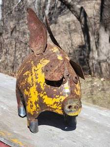 lot 116 image: Awesome Metal Garden Sculture - Flying Pig