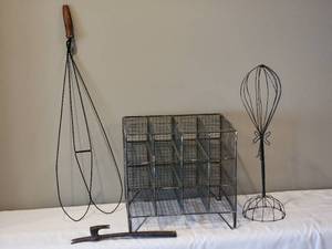 lot 222 image: Primitive Farmhouse Laundry Implements Decor Collection
