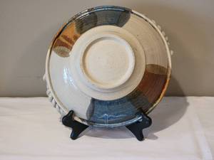 lot 226 image: Stunning Studio Art Ceramic Charger