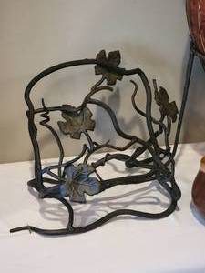 lot 227 image: Shadowy Chic Home Decor Collection (6)
