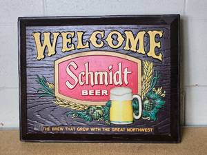 lot 10 image: Schmidt Welcome Lighted Beer Sign