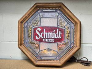 lot 11 image: Lighted Schmidt Beer Sign