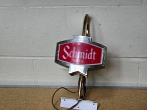 lot 12 image: Schmidt Beer Mountable Lighted Sign