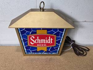 lot 15 image: Hanging Schmidt Beer Light Sign #2
